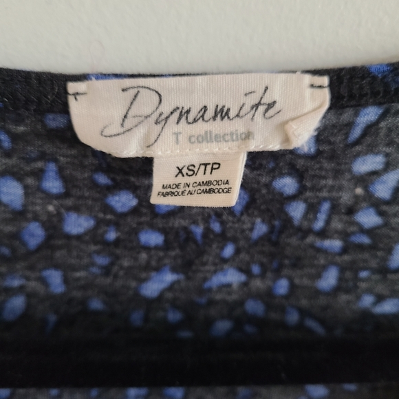 ✨️5 for $25✨️ Xs Dyamite T-shirt - Picture 2 of 3